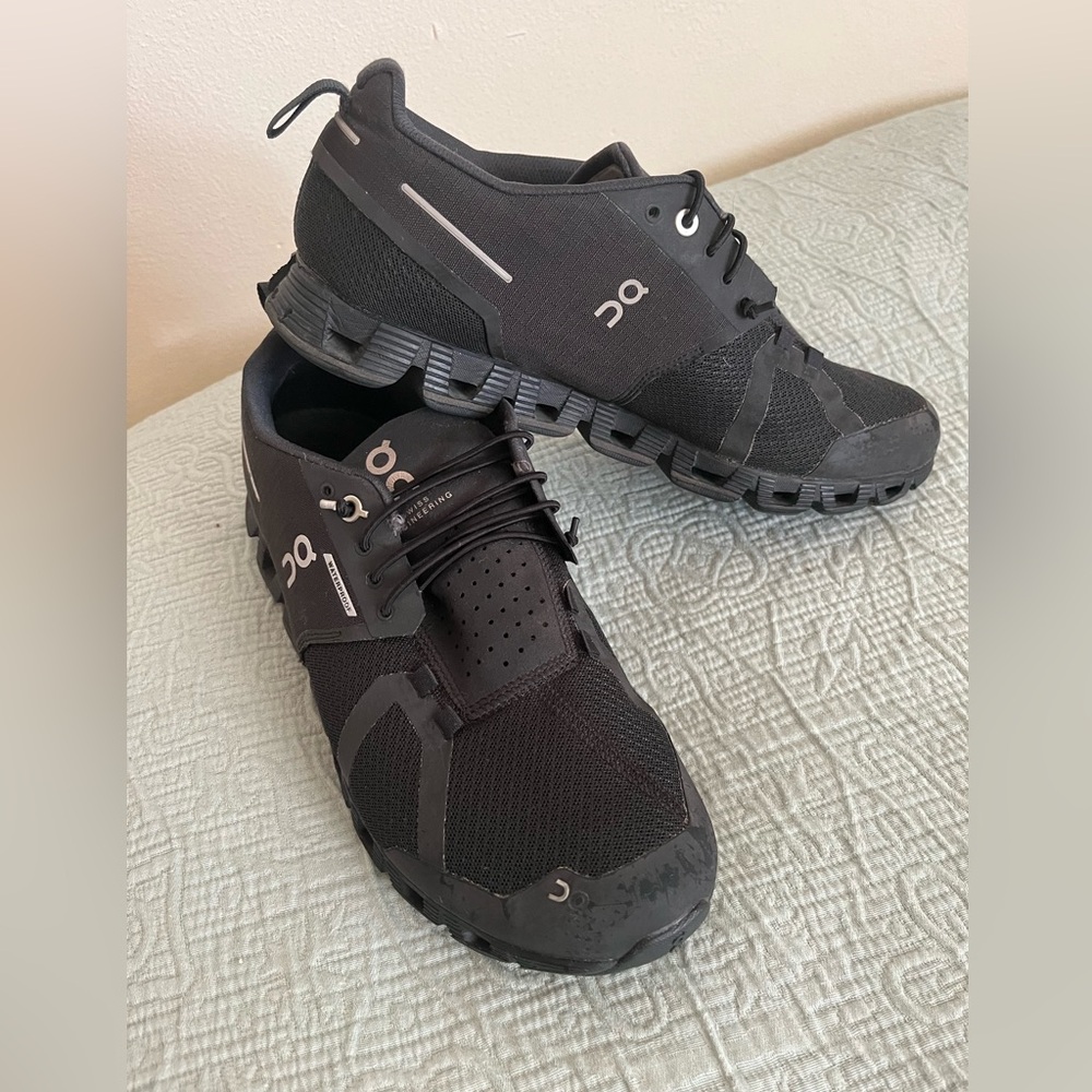 On Cloud 5 Swiss made athletic shoes